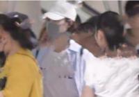 王丽坤新恋情坐实  两人十指紧扣漫步街头 与林更新彻底分手 王丽坤新恋情坐实  两人十指紧扣漫步街头 与林更新彻底分手