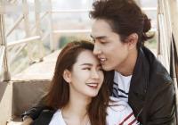 戚薇李承铉感受剪字艺术 穿上汉服携手拜孔子