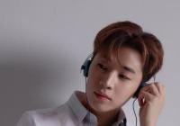 刘宪华给粉丝打电话被拒绝 生日直播到最后变得委屈巴巴