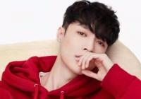 张艺兴倒立训狗 本来哄好的狗被吓到吼叫