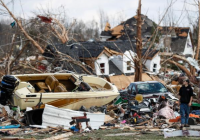 龙卷风袭击美国 造成25人死亡 龙卷风袭击美国 造成25人死亡