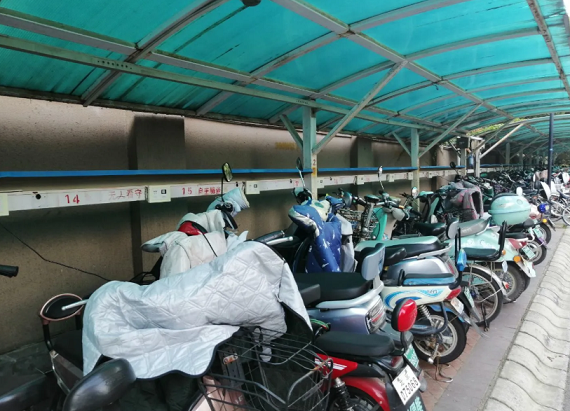 三亚开展农村地区交通安全整治 无证驾驶摩托车被拘留 