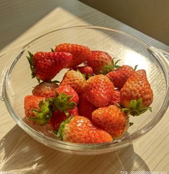 农业土地少体量小的南京小草莓何以成为“致富果”