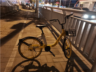 文明使用共享电单车 不给城市交通制造堵点